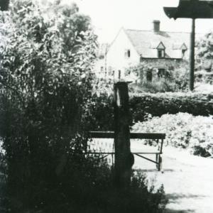 1958 The Old Vicarage garden Brookside761